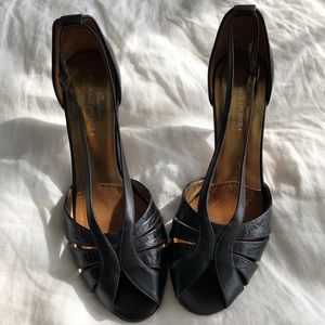 Donald J Pliner strappy leather heels